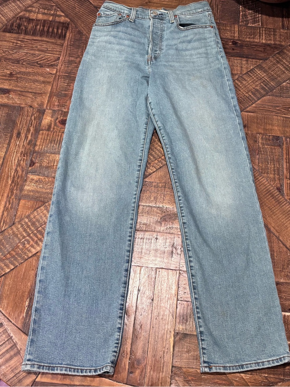 Levi's Ribcage Straight Leg Button Fly High Rise 24W Great Condition!